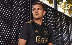 阿贾克斯本赛季怎么了-lol官方比赛直播